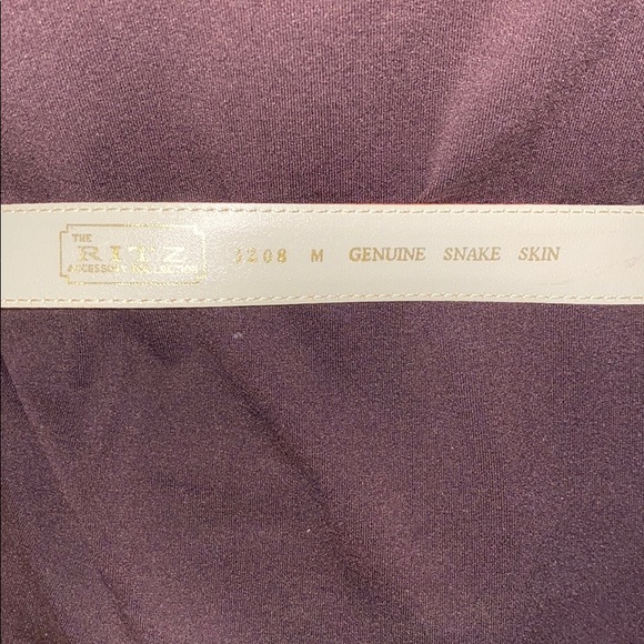 VINTAGE The Ritz’s Accessory Collection - Picture 4 of 4